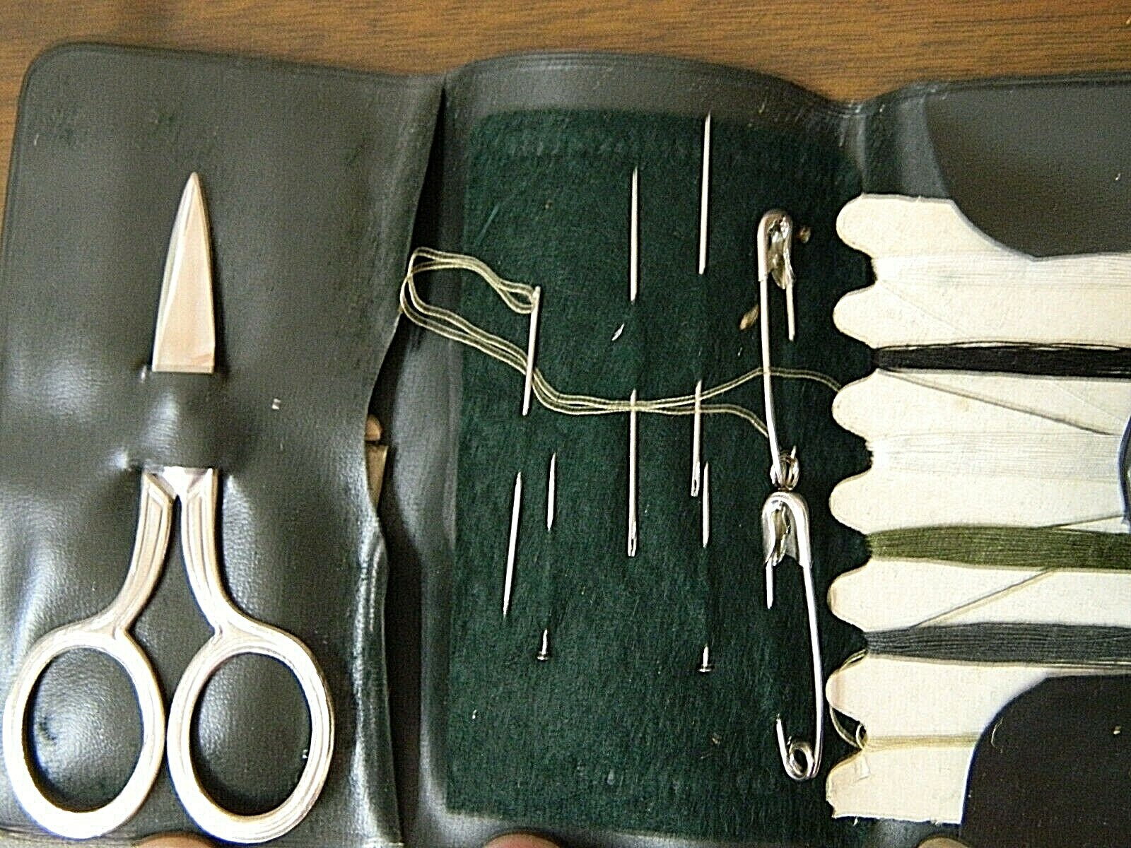 United State Marine Corp USMC Vintage Vinyl Sewing Kit, Complete