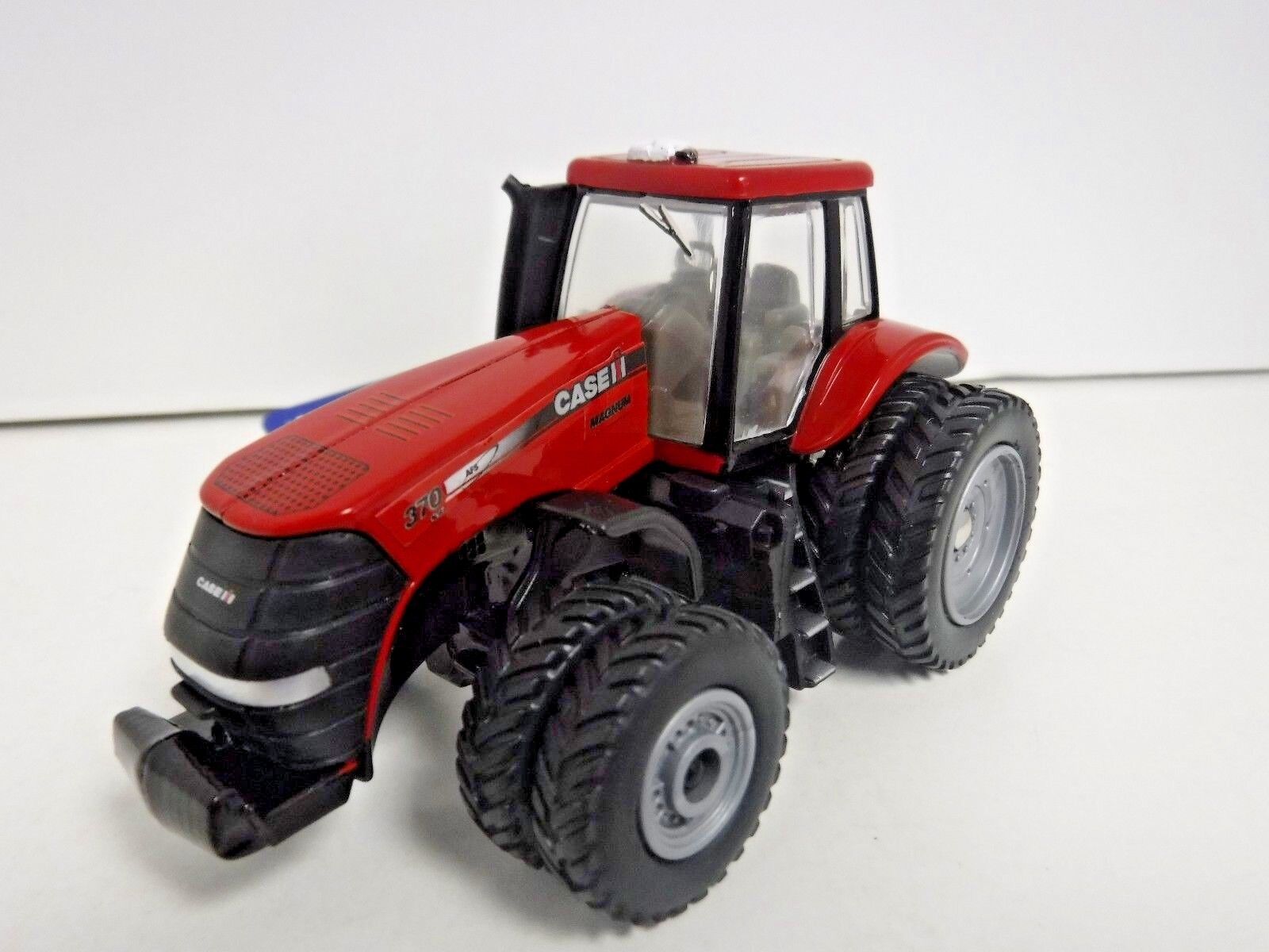 Case IH Magnum 370 1/64 Scale Replica Tractor 1