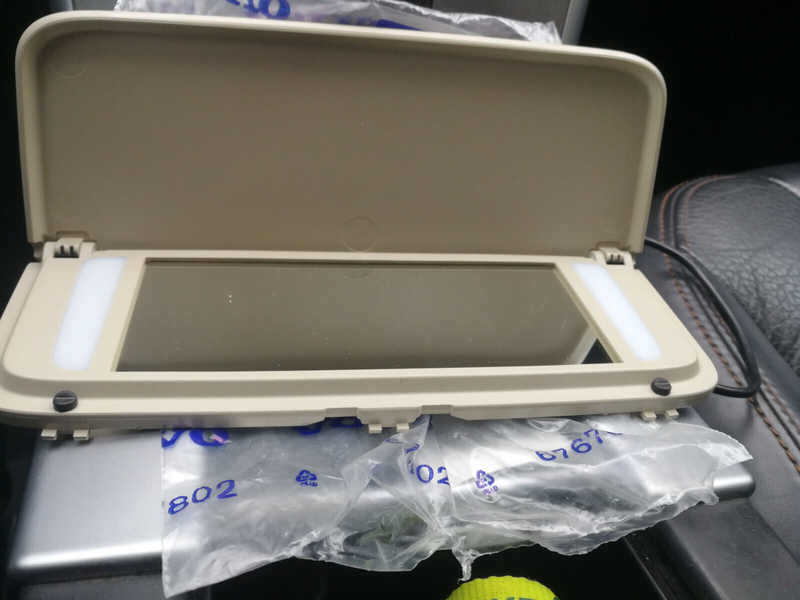 ピカリン　2点おまとめ　No.092360　No.028507 OE Volvo Sun Visor Mirror 39866717 | Beige | Front | Genuine OEM