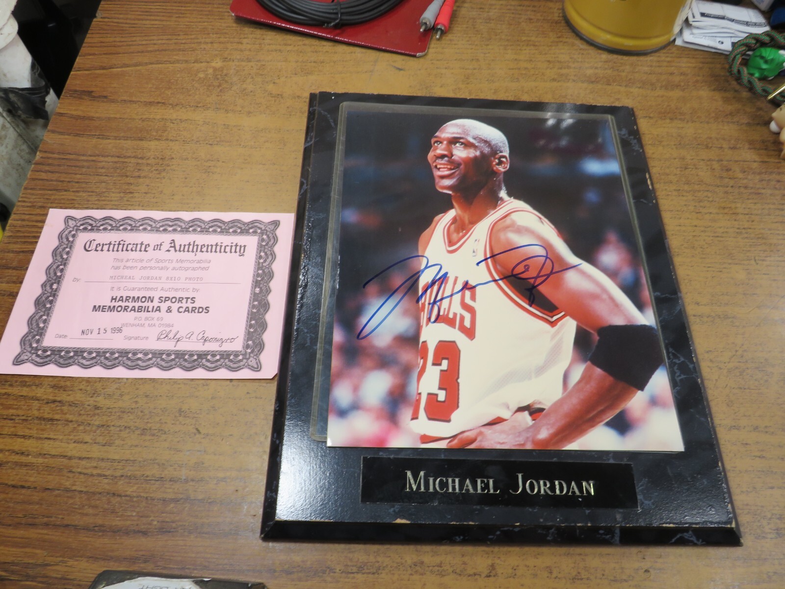 Michael Jordan 8 x 10 Signed Photo w COA | eBay Michael Jordan 8 x 10 Signed Photo w COA | eBay