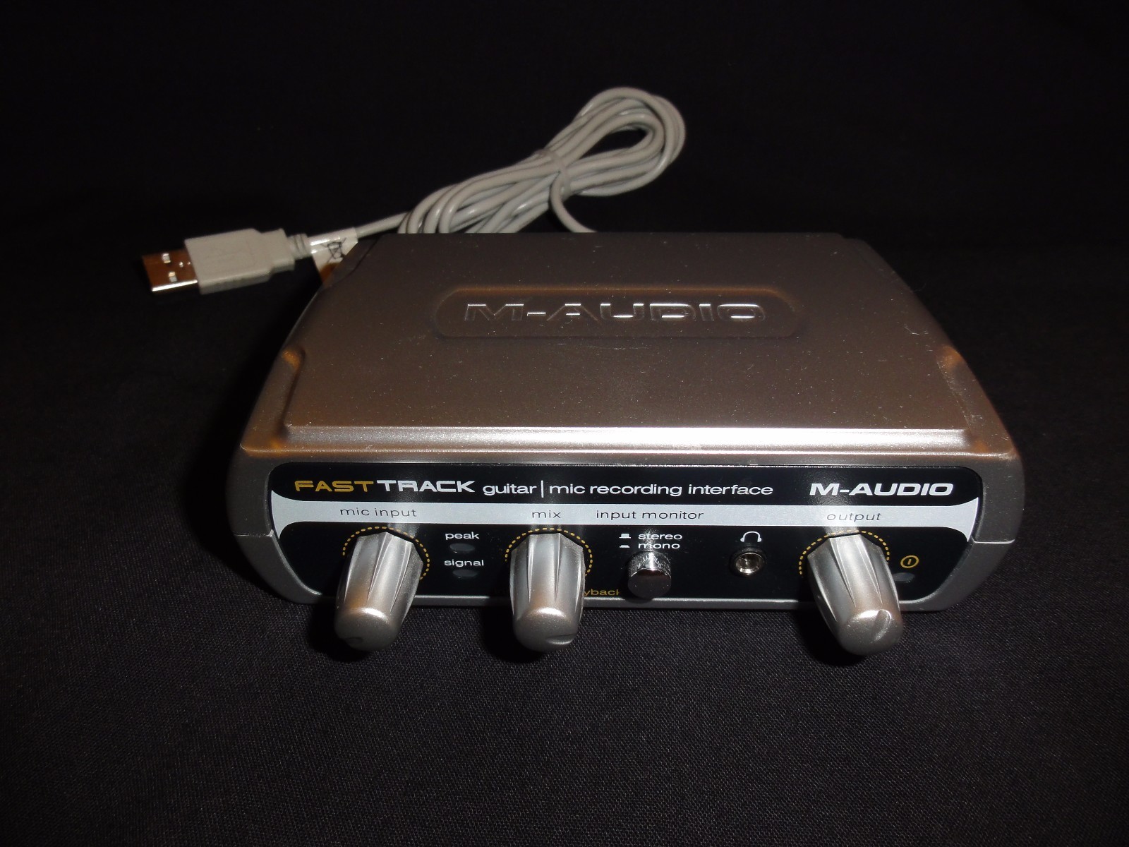 Звуковая карта m-audio fast track pro. Fast track m. Аудиокарта m audio m track. M audio fast track ultra. Fast track m.