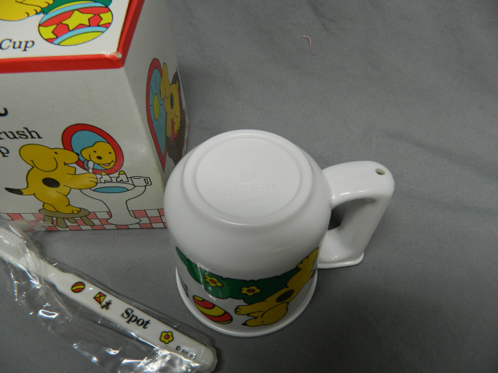 NIB Child's Spot Toothbrush and Cup With Holder In Handle - Eden Toys