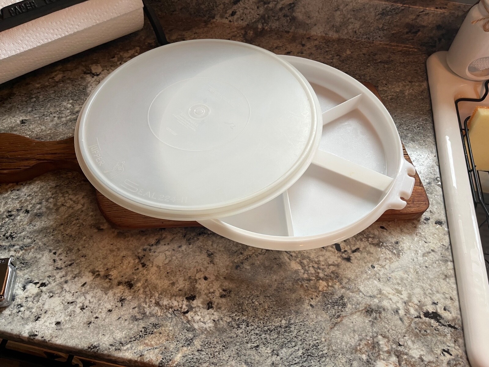 タッパーウェア　ラウンドディッシュ Vintage Tupperware Round With Dividers 13” | eBay