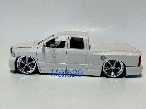 【JADA】1/18 DUB CITY ダッジラム 2003年製 黒 JADA TOYS 1/18 DUBCITYダッジラム2003 - メルカリ