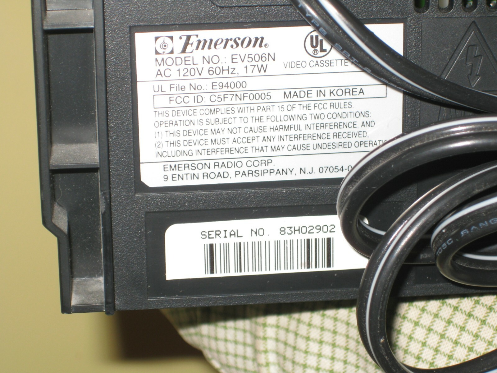 Emerson EV506N S-VHS Four Head Digital Shuttle Auto Tracking VCR