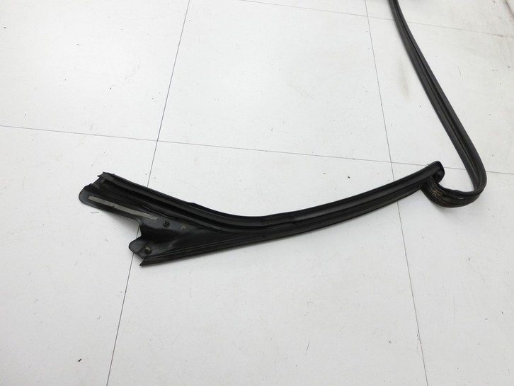 Audi A3 8P 08-10 WS Dichtung Windschutzscheibe Frontscheibe Audi A3 8P 08-10 27.04.2009 8P7845099K gebraucht Vorschau 4