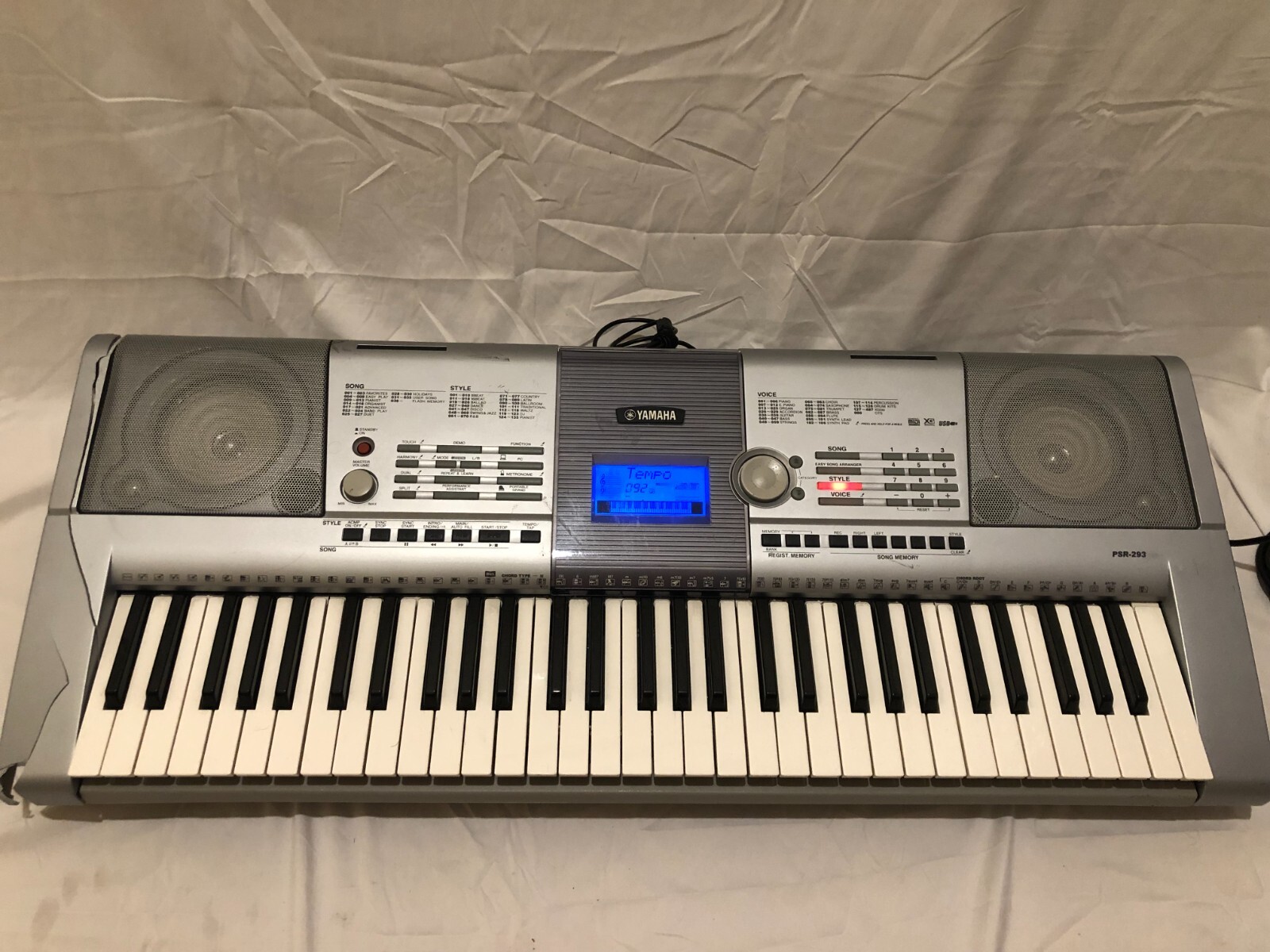 Yamaha PSR-293 61-Key Bass Boost System 32-Note Polyphony