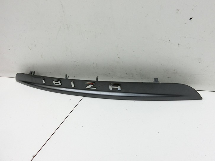 Seat Ibiza 6J 12-15 Kombi Blende Griffleiste für Heckklappe Seat Ibiza 6J 12-15 01.12.2013 gebraucht Bild 3