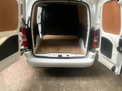 Vauxhall Combo image