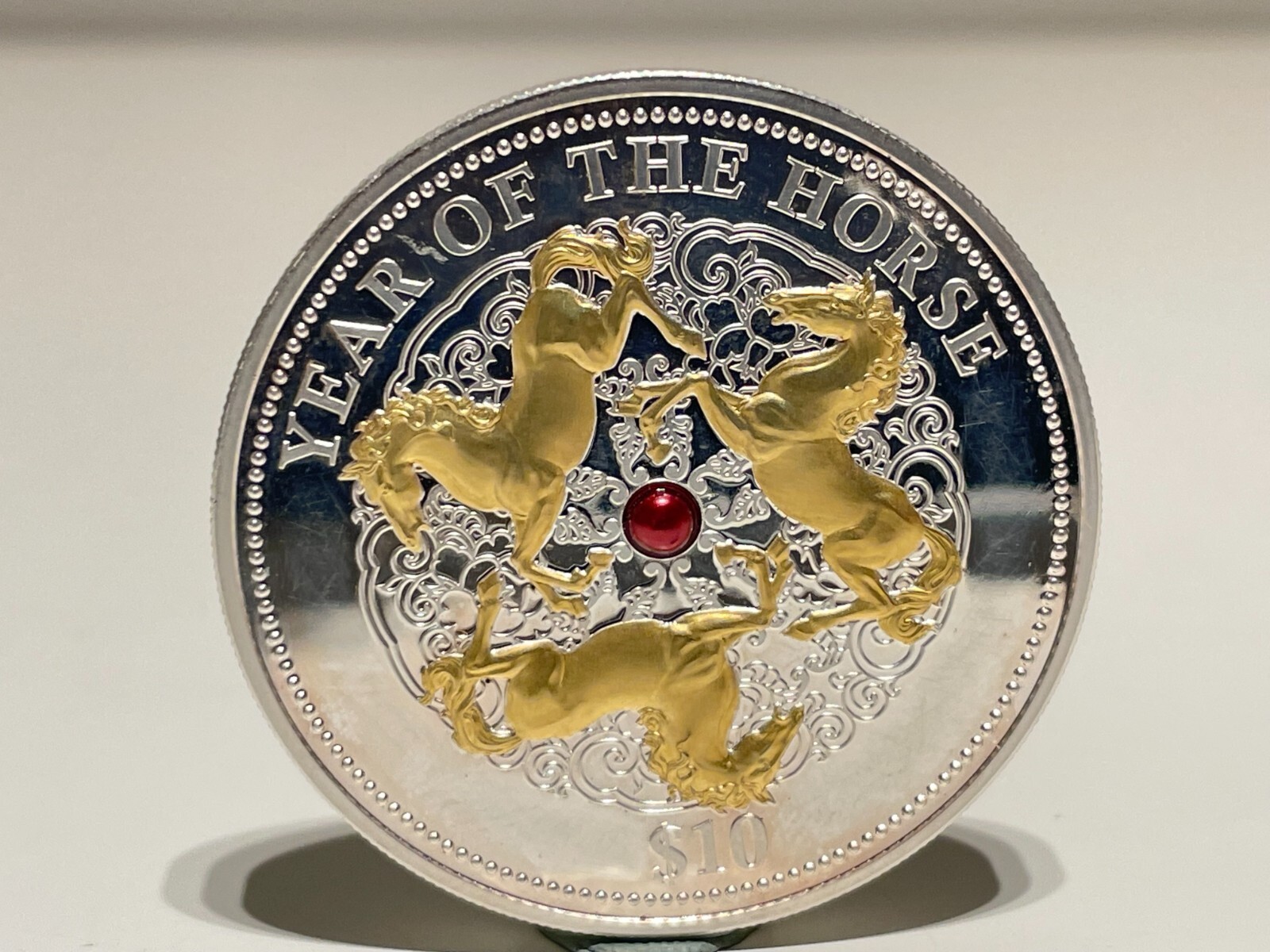 GENUINE COLLECTIBLE 2014 FIJI 10$ SILVER COIN 