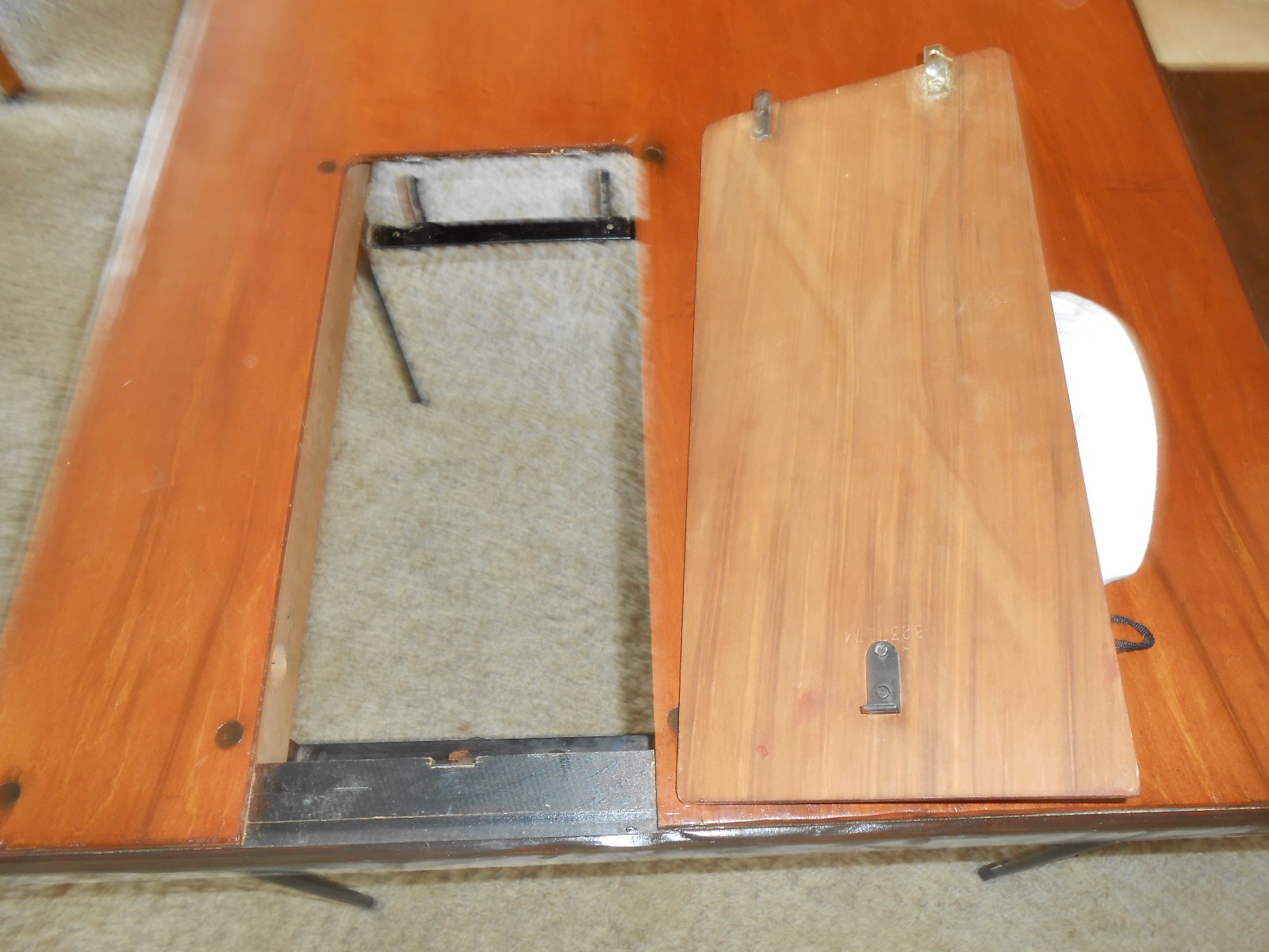 Singer Sewing Machine Folding Table, For 301/400 Series Machines, Mahogany