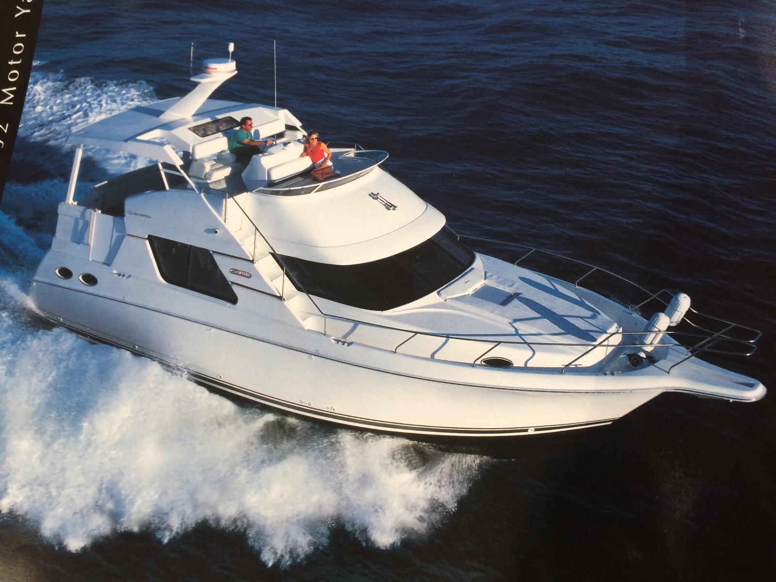 Spacious double Cabin Silverton 39' sundeck diesel motor Yacht
