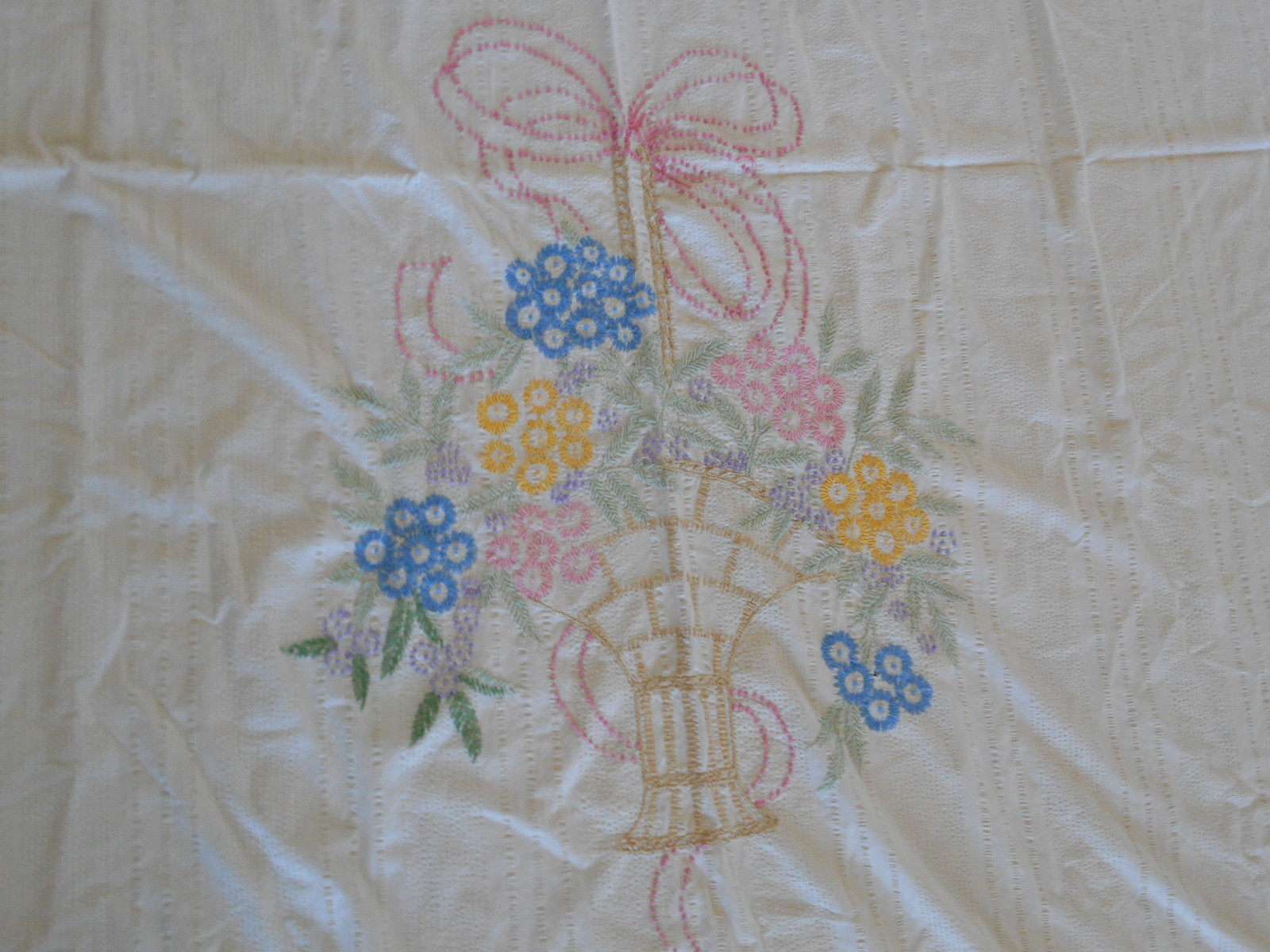 True Vintage Lightweight Cotton Bedspread Throw Textured with embroidery AHB