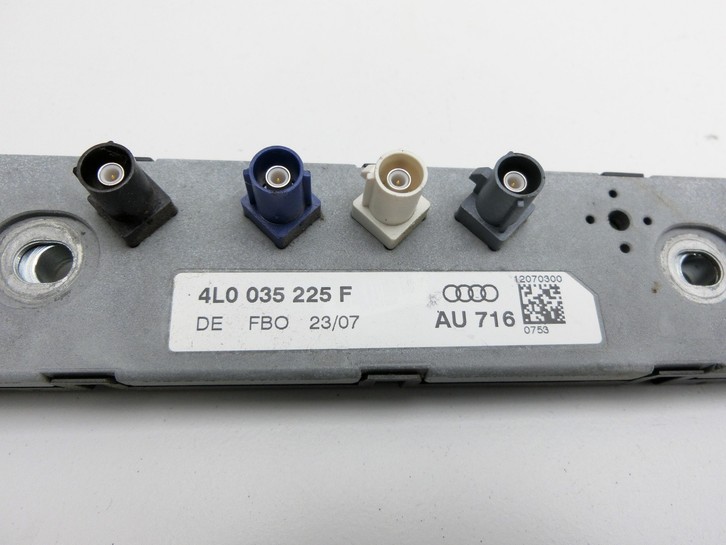 Audi Q7 4L 05-09 Antennenverstärker Weiche Antenne Rechts Hinten Audi Q7 4L 05-09 26.06.2007 a4L0035225E 4L0035225F... Vorschau 2