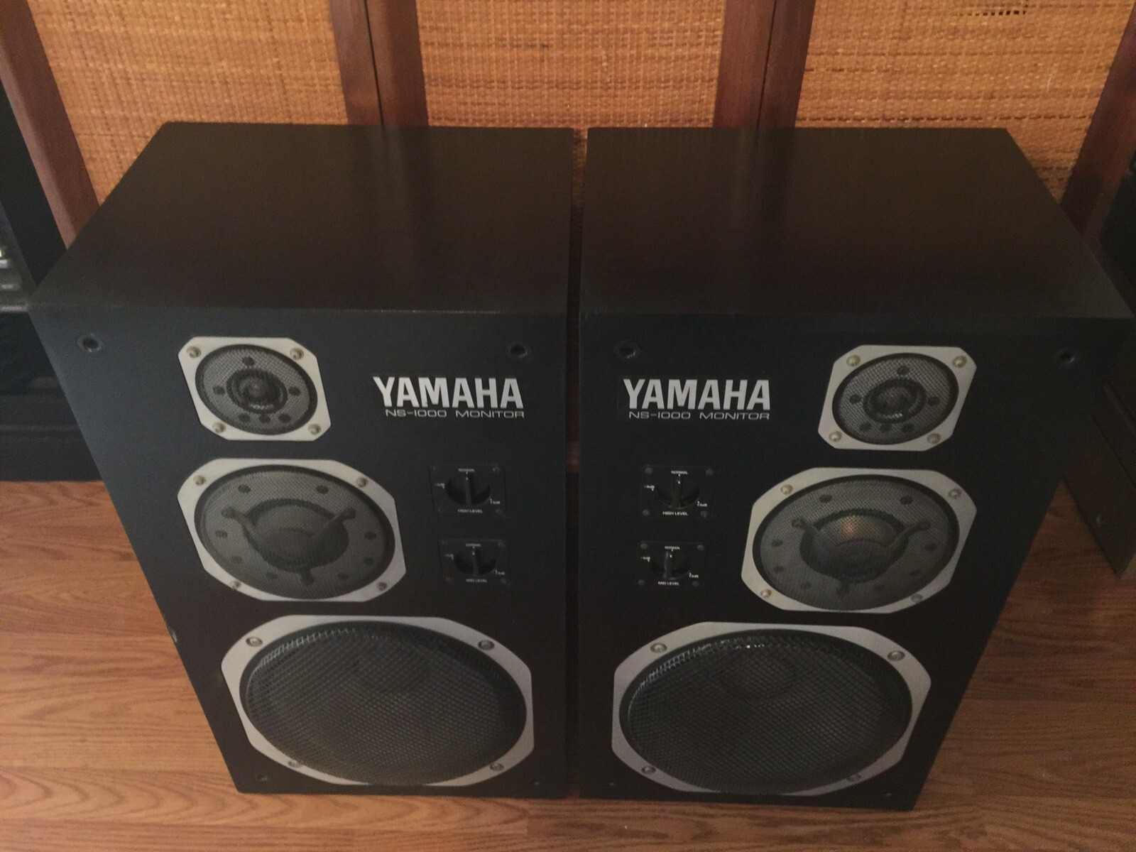 Vintage  -Yamaha NS 1000 M Speakers -  Good Condition  !