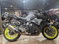 YAMAHA MT-10 IN GREY