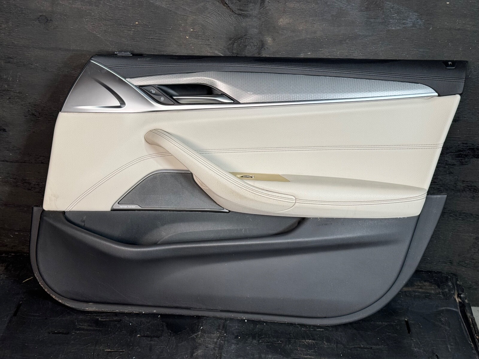 17-20 BMW 530I 540I G30 Ivory White Front Right Door