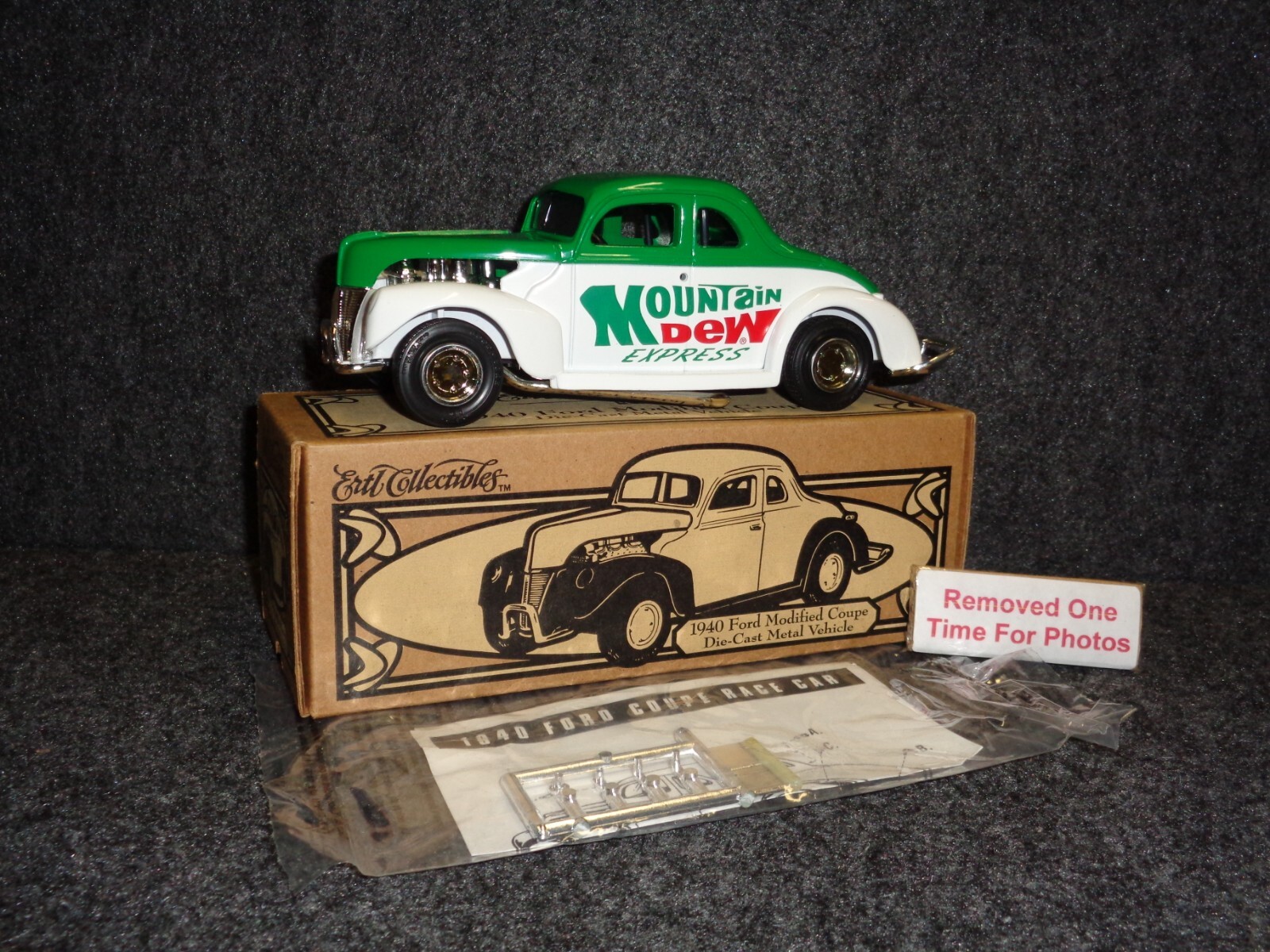 自動車 Ertl Collectibles 1940 Ford Street Rod 1940 Ford Coupe Ertl American Muscle 