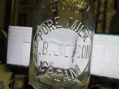 Perry, N.Y. H.B. Jillson Pure Milk Cream TREQ Milk Bottle New York NY QUART
