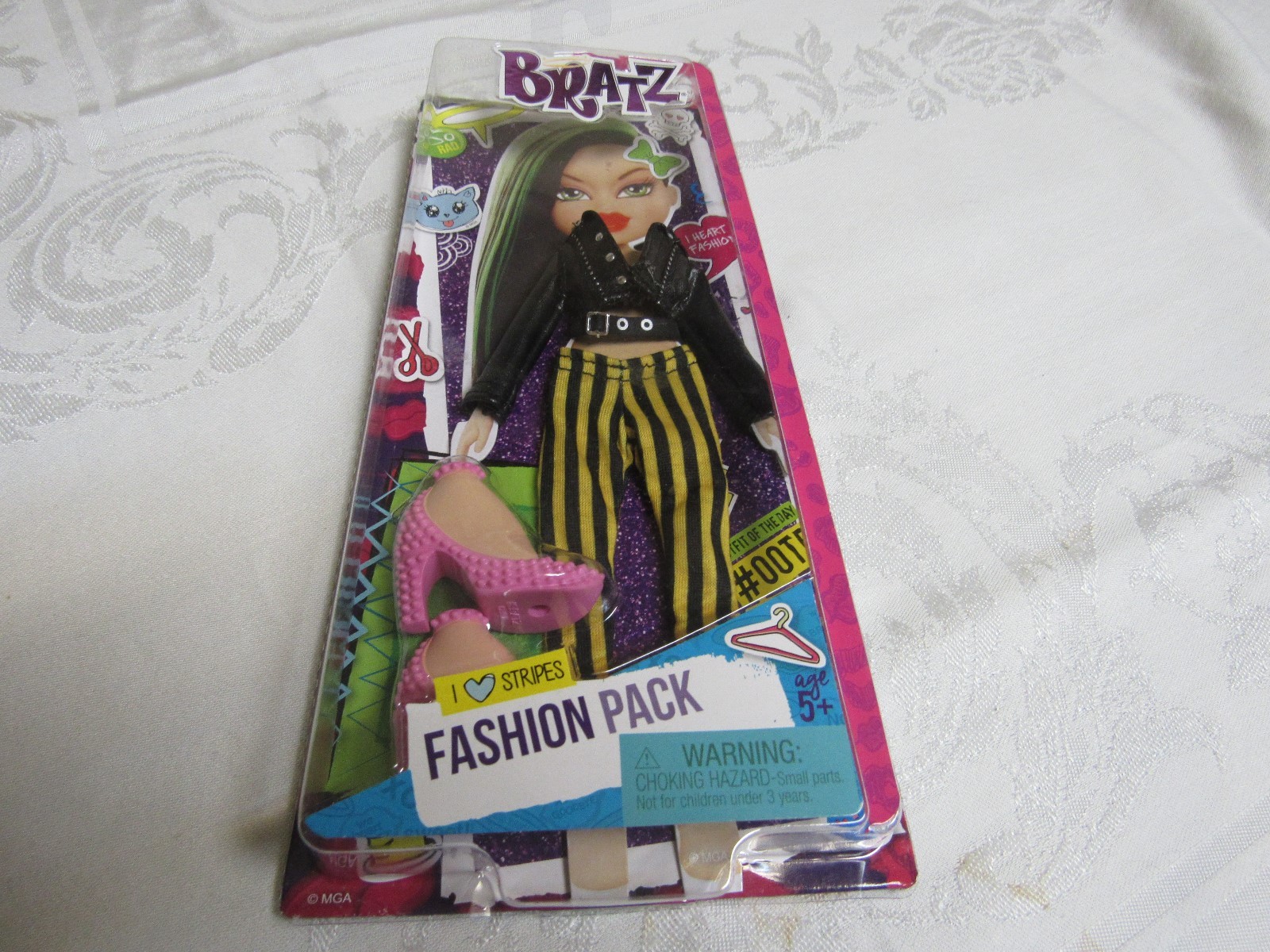 Bratz Fashion Packs Stripes & Kisses and 2 Packages #Shoefiesnaps New