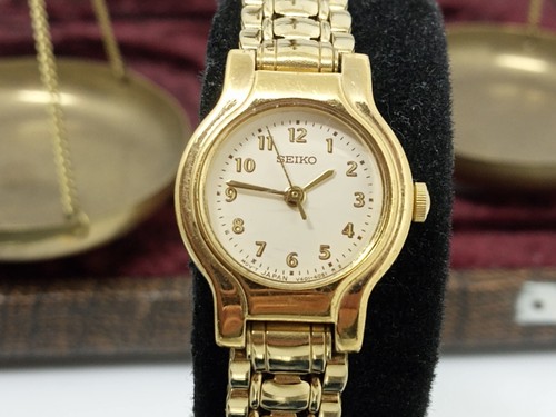 レア SEIKO セイコー デザイナー ゴールド QUARTZ 正確稼働 レトロ Vintage 1980's Seiko Ladies Quartz Watch Gold Tone W/White