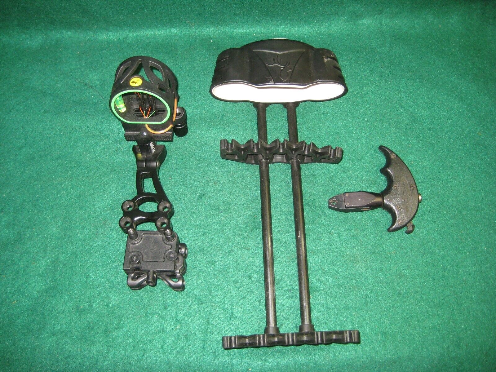 Trophy Ridge 4-Pin Lighted Bow Sight & Quiver + Tru-Fire Arr