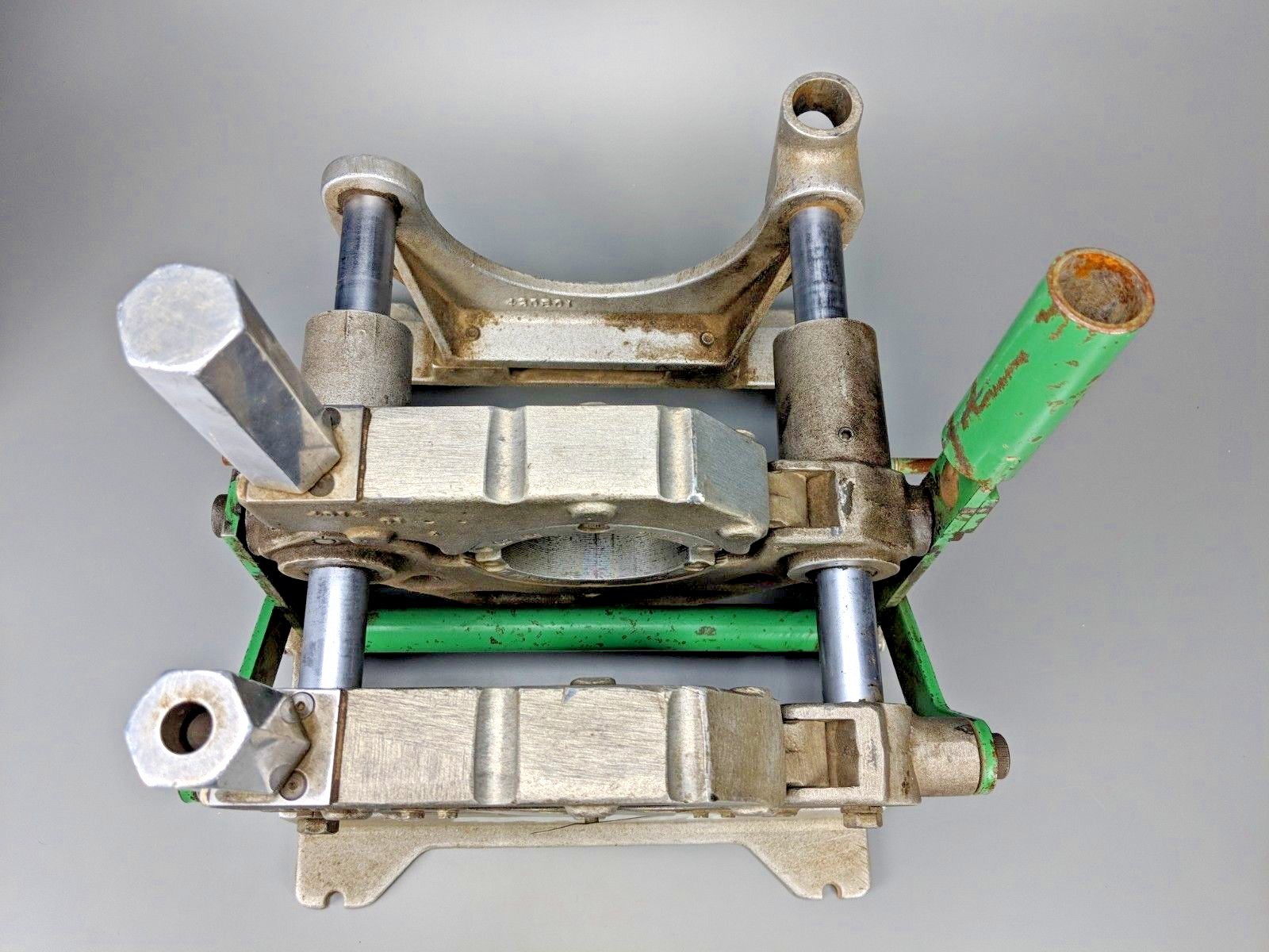 MCELROY PIPE FUSION MACHINE PIPE STAND 420001