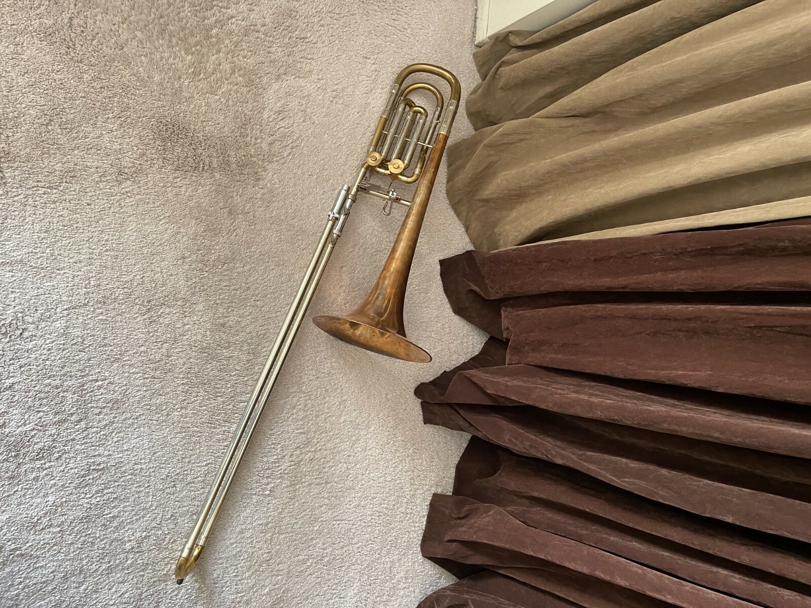 Holton TR 180 Bass Trombone 1,500.00 Grelly