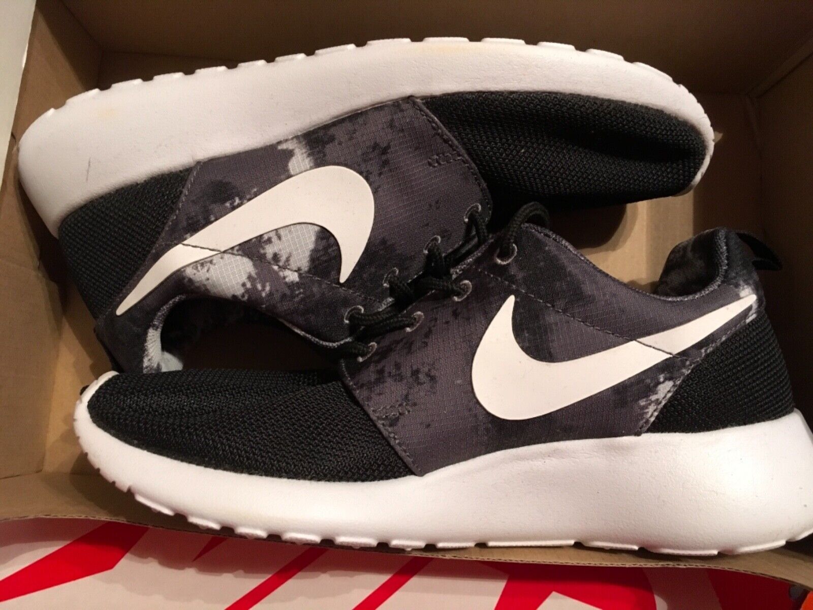 nike roshe print womens