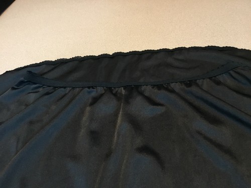 Shadowline Half Slip Size Large 28” Black Nylon, Double Slit Sides, Lace, USA