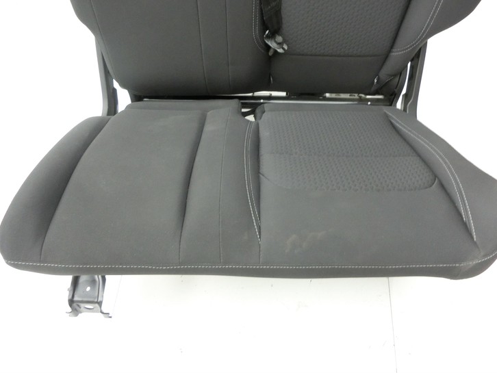 Ford Kuga II 16-19 Sitz Rechts und Mitte Hinten Ford Kuga II 16-19 29.09.2017 gebraucht Vorschau 2