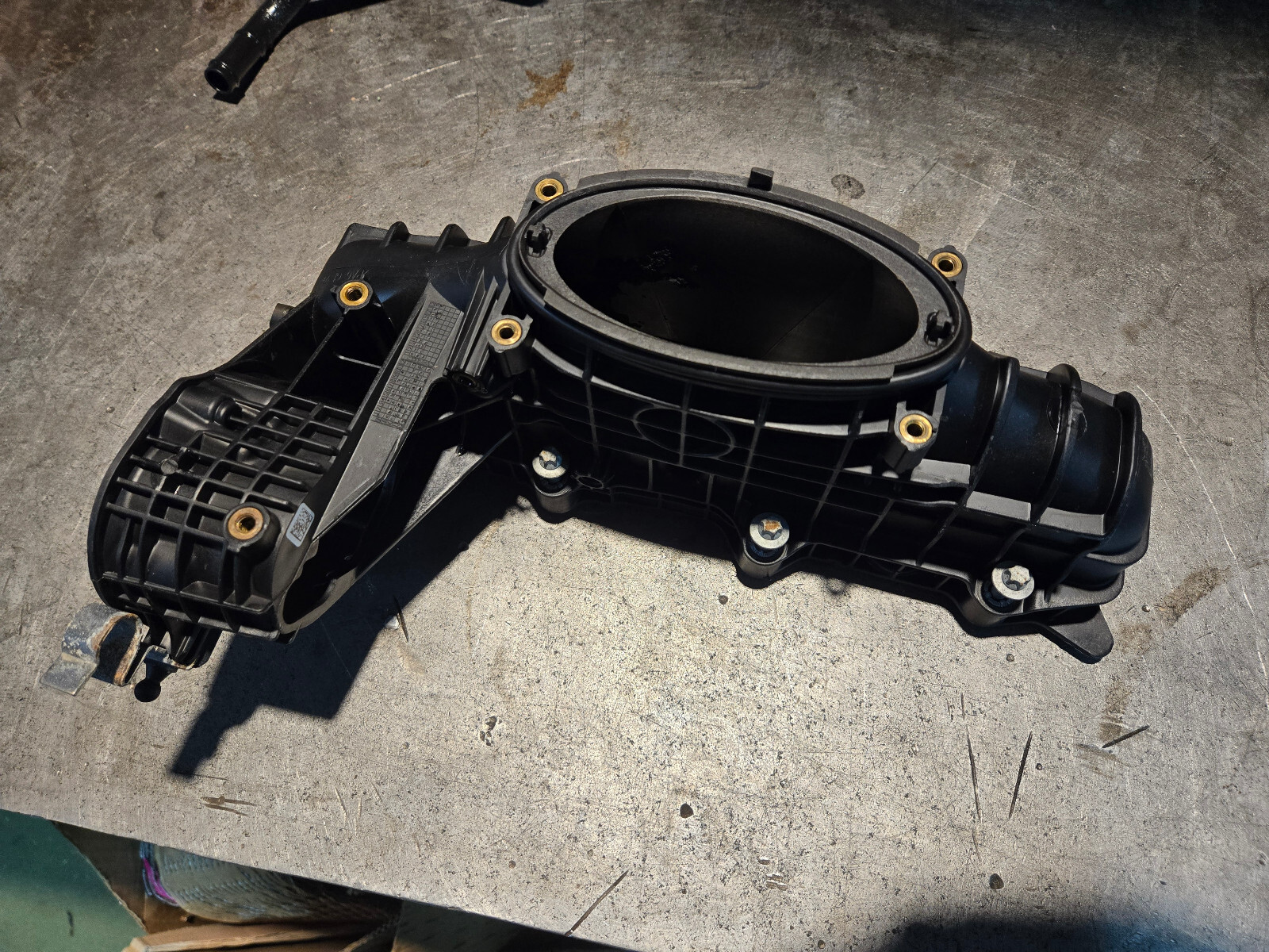 Mercedes A6510905137 2014-2016 Sprinter Charge Air Distributor Intake Manifold - Picture 1 of 11
