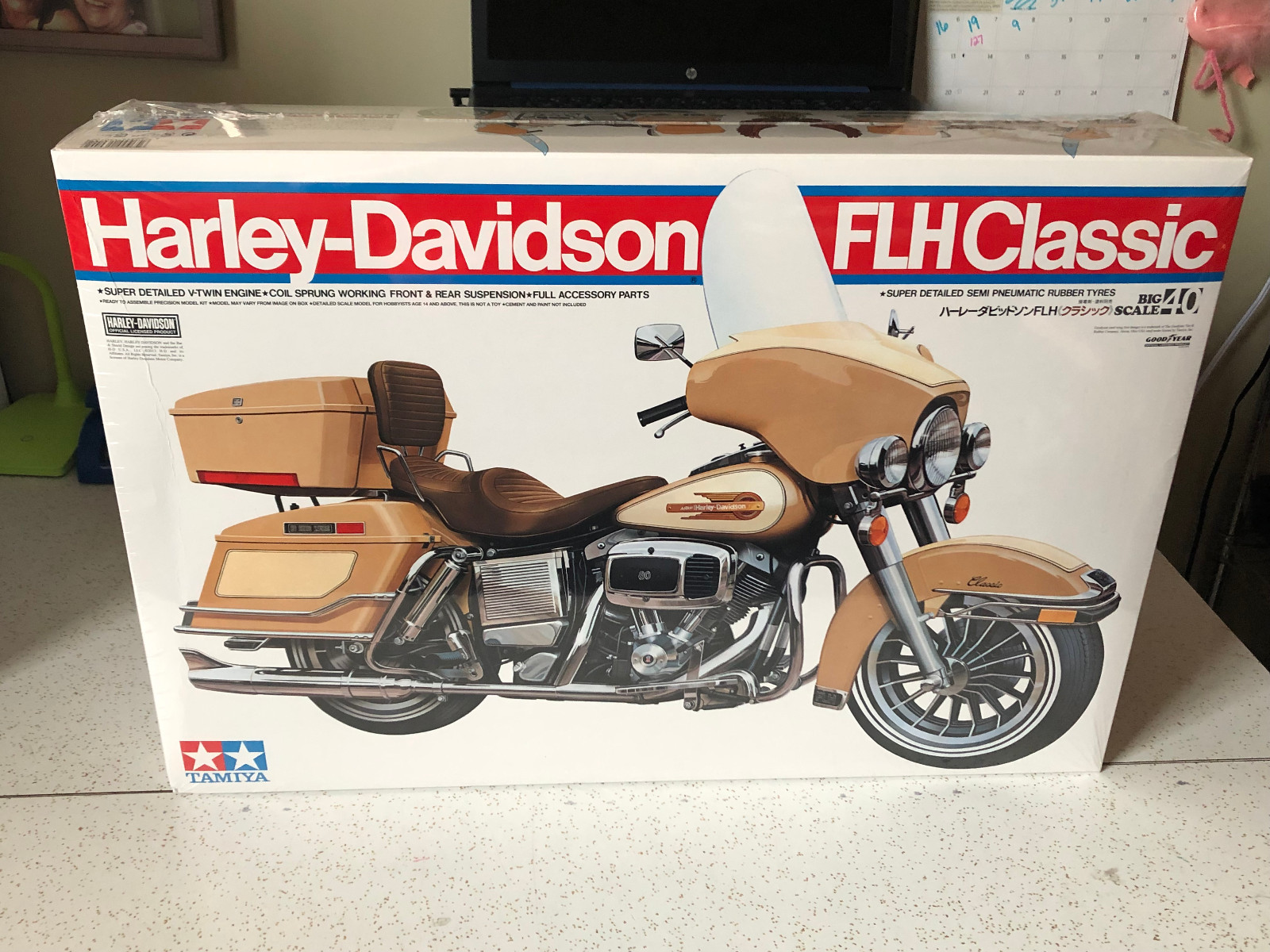 Tamiya Harley Davidson FLH Classic 1:6 Scale Plastic Model Kit 16040 New in Box