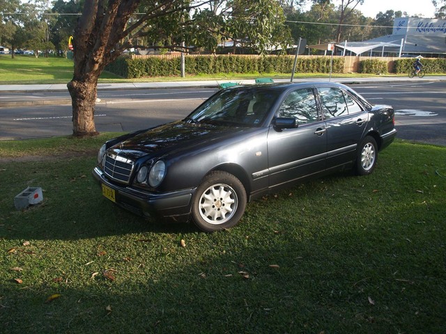 E240 мерседес 1999