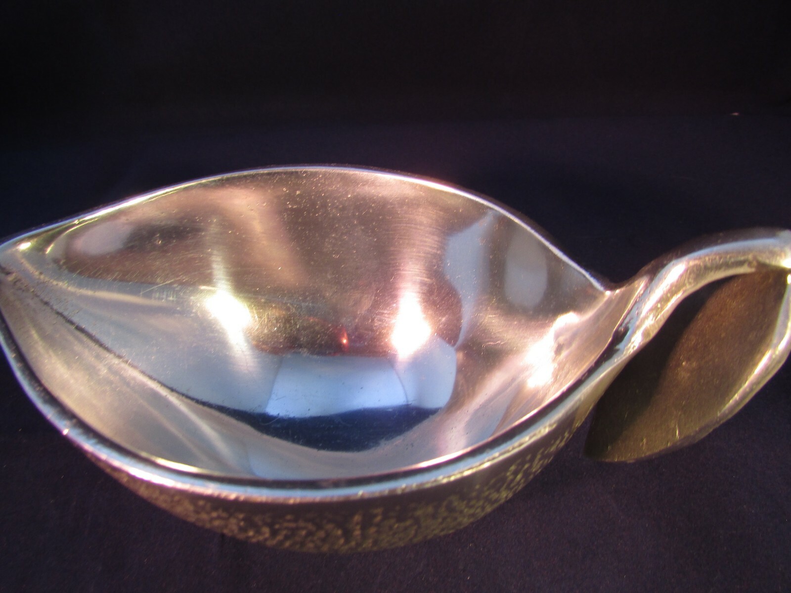 Small Metal Bar Bowl Lemon Designed Shaped With Knife