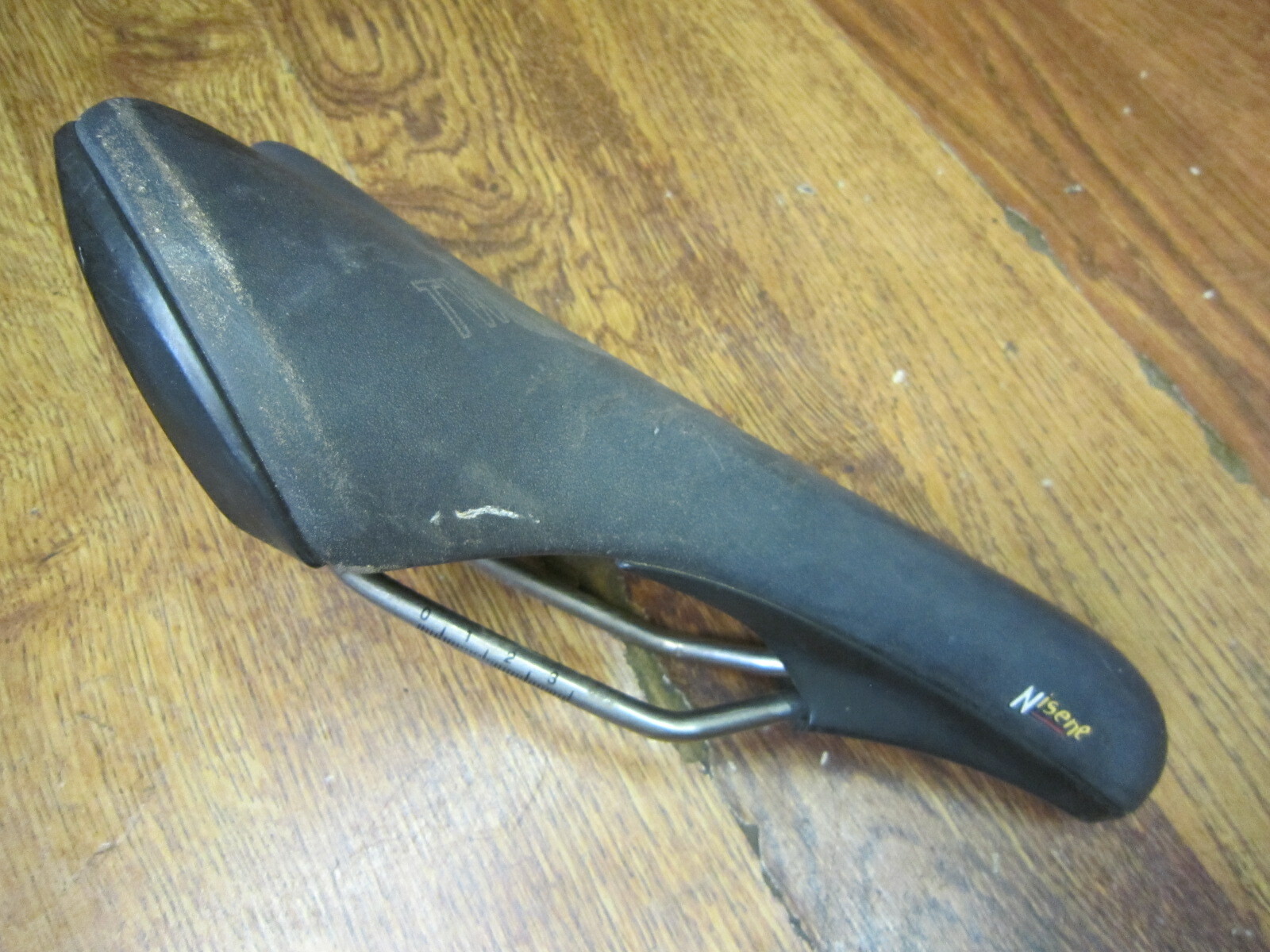 VINTAGE FIZIK NISENE TWIN TECH TITANIUM BLACK LEATHER SADDLE VINTAGE FIZIK NISENE TWIN TECH TITANIUM BLACK LEATHER SADDLE