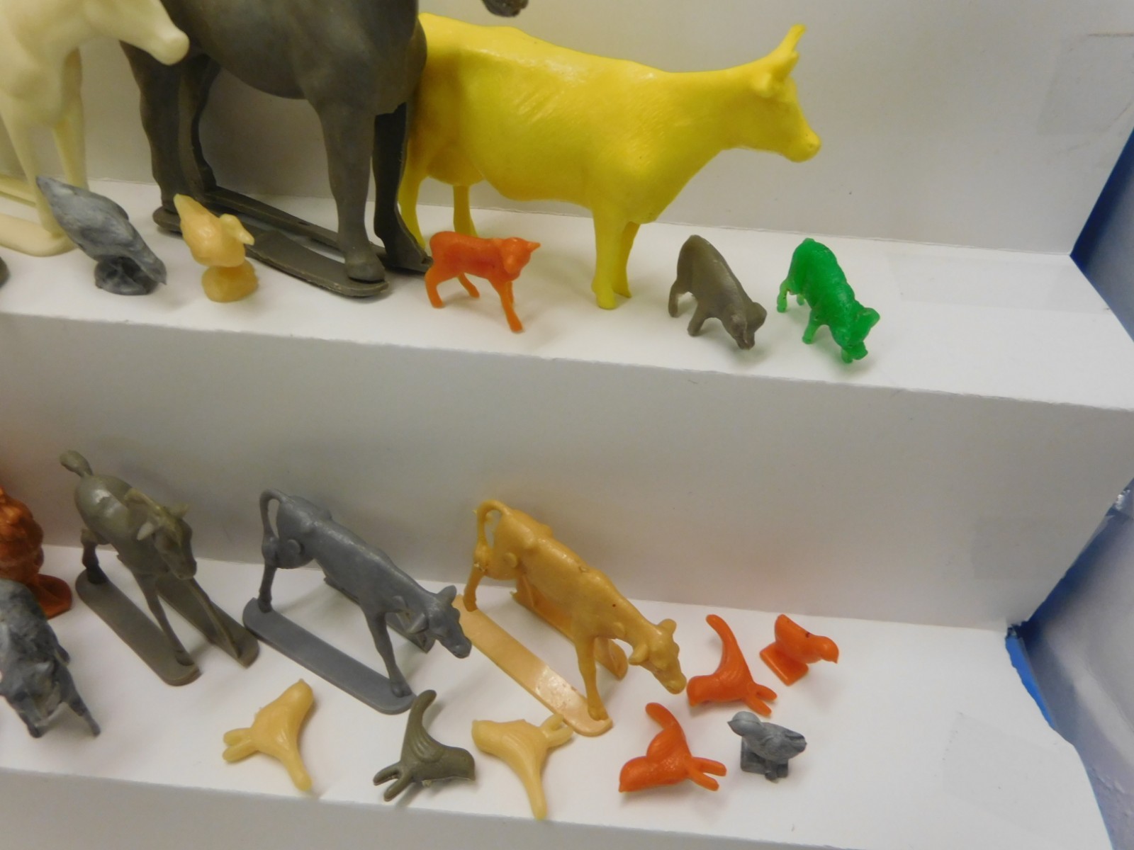 Ohio Art Farm Animals Plastic Playset Figures (d)