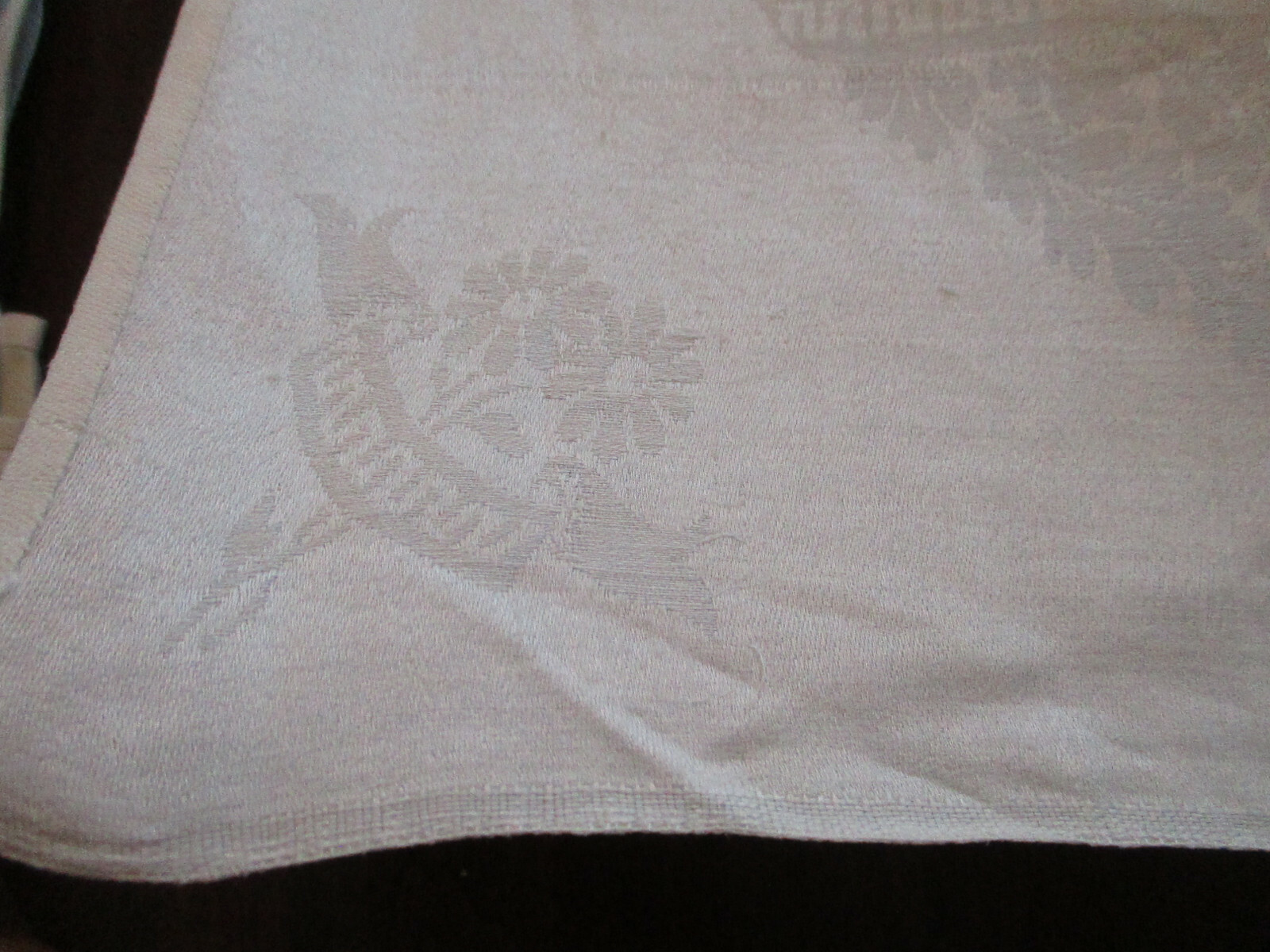 7 XLge Damask Linen Napkins 21.5