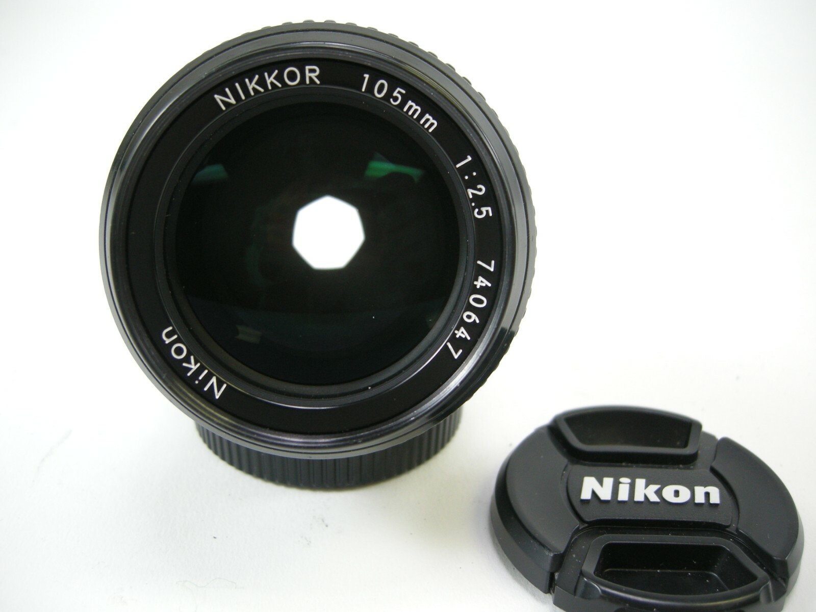 Nikon 105mm f2.5 Ai Lens