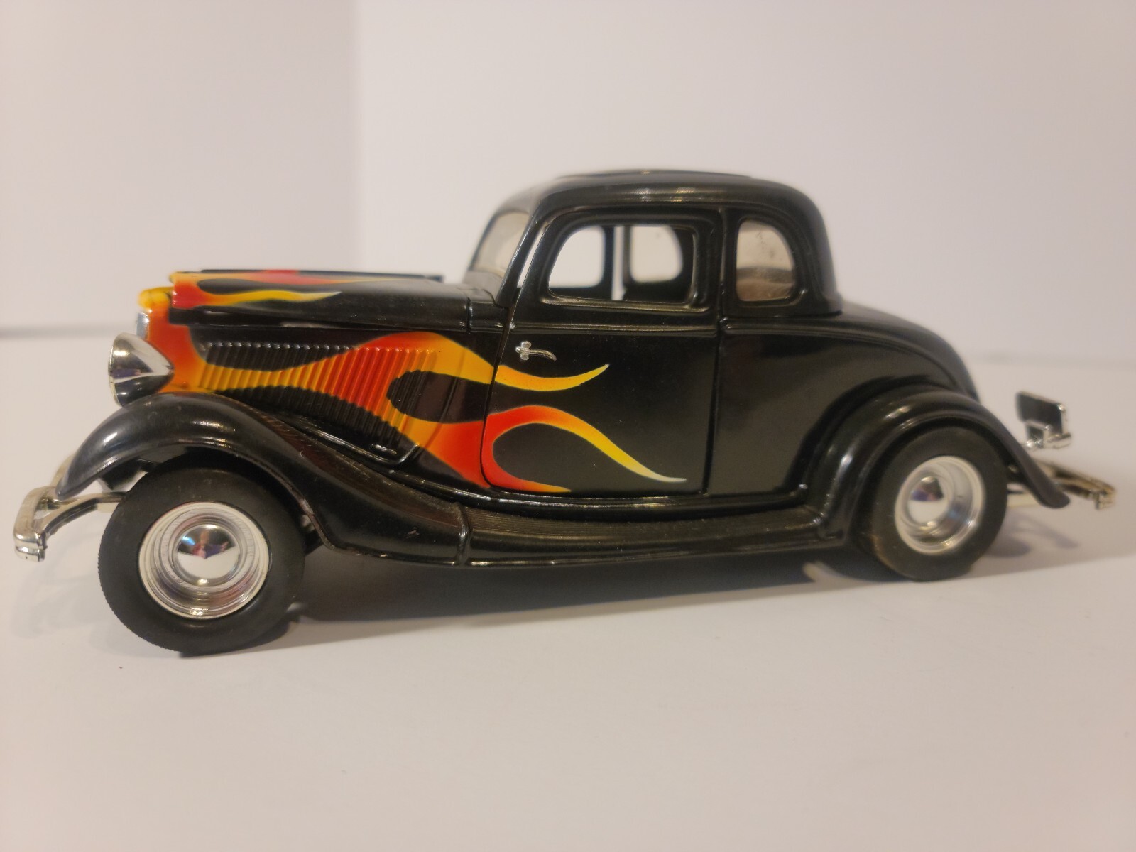 34 Ford Hot Rod 1/24 スケール Diecast 1934 Ford Coupe Hot