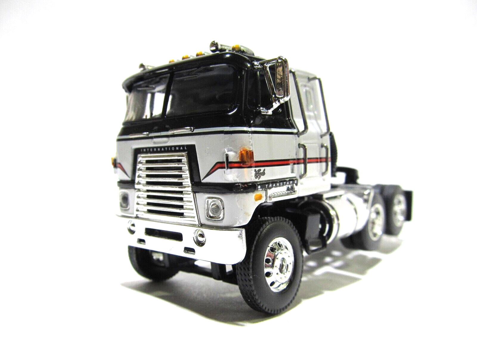 ダイキャストプロモーション　International Transtar COE Die-Cast Promotions DCP International TranStar COE hauling a