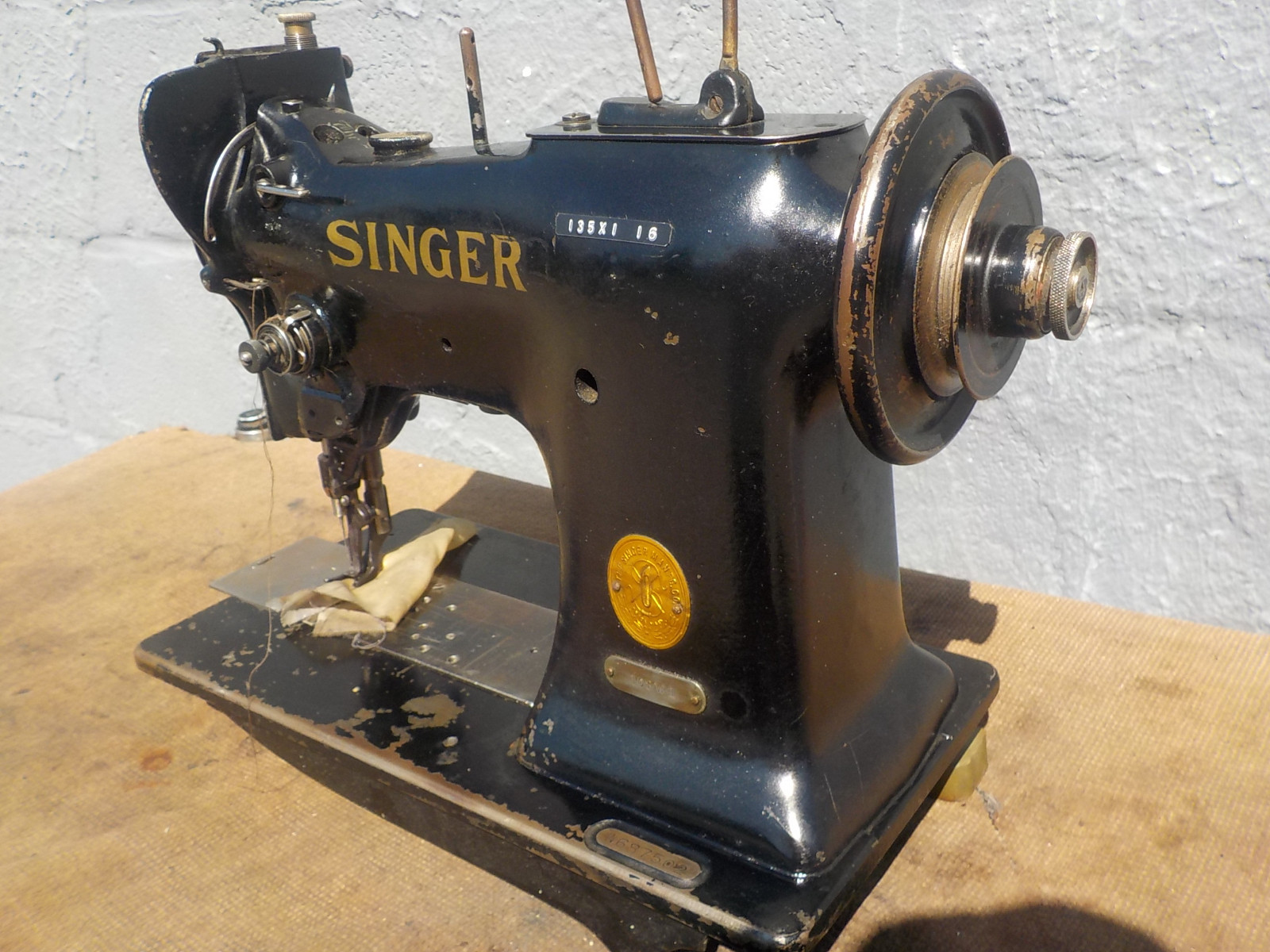 Industrial Sewing Machine Model Singer 108W1 single walking foot- Light Leather