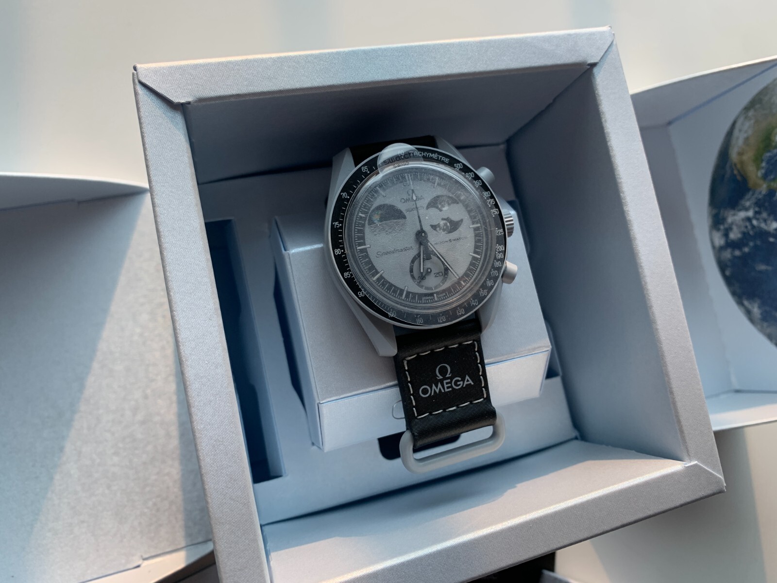 時計 MISSION TO EARTHPHASE Bioceramic MoonSwatch Collection: MISSION TO EARTHPHASE