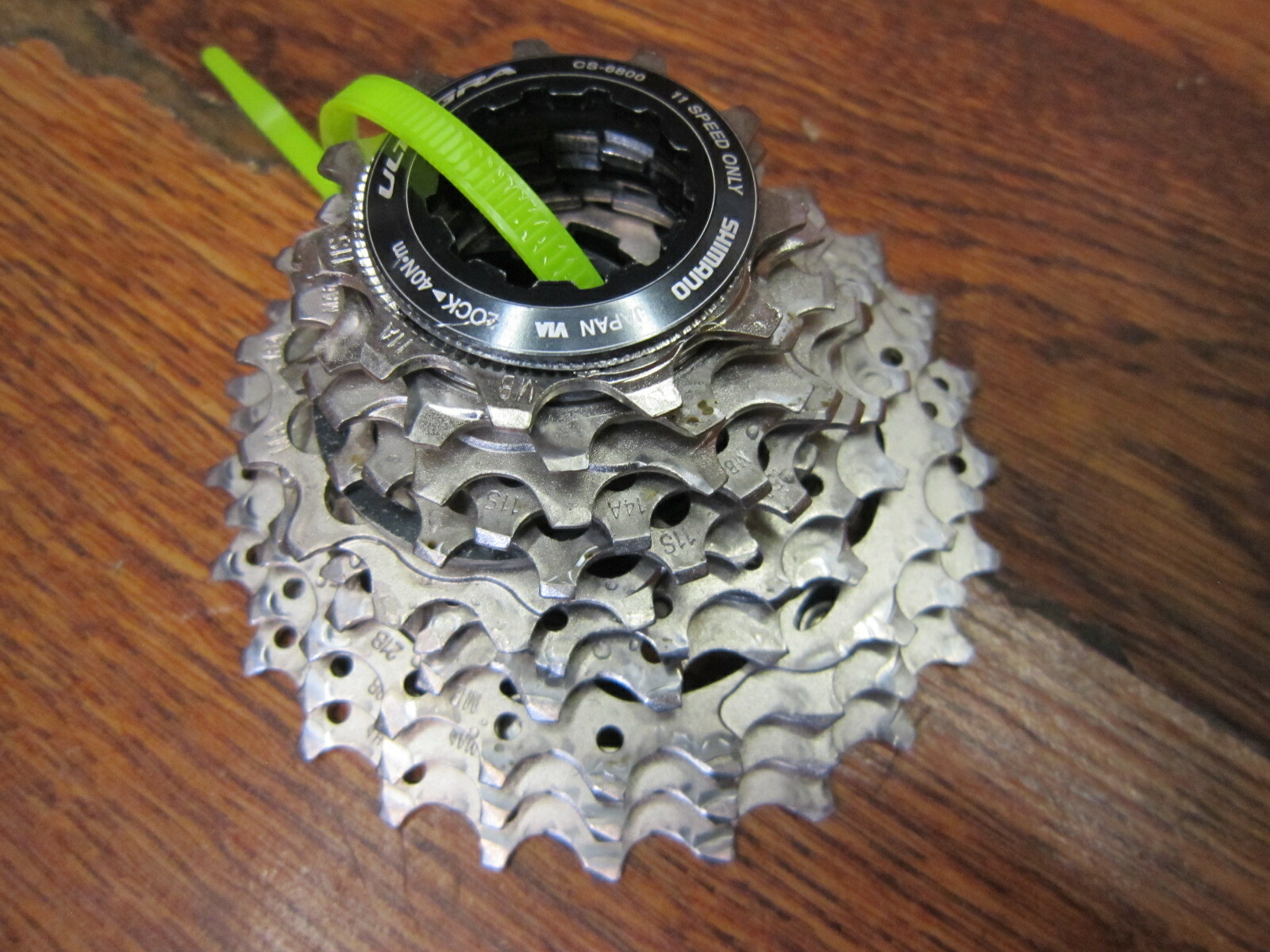 SHIMANO ULTEGRA CS-6800 11 SPEED 11-25T CASSETTE WITH LOCK SHIMANO ULTEGRA CS-6800 11 SPEED 11-25T CASSETTE WITH LOCK
