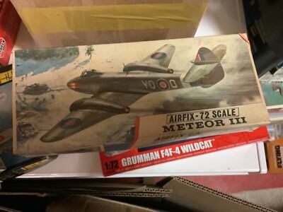 Vintage rare estate Airfix 1/72 Gloster Meteor III Red Stripe 1960s issue kit