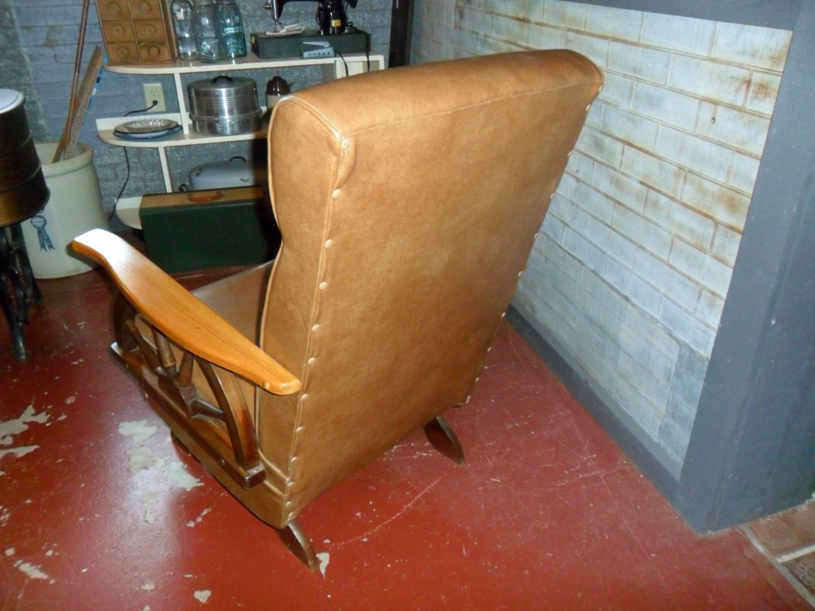 Vintage Cowboy Ranch Wagon Wheel Monterrey era Rocker Chair Man Cave SUPER NICE!