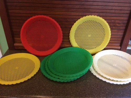 Vintage 8 Plastic Woven Plate Holders Hong Kong Picnic Outdoor Party Summer BBQ