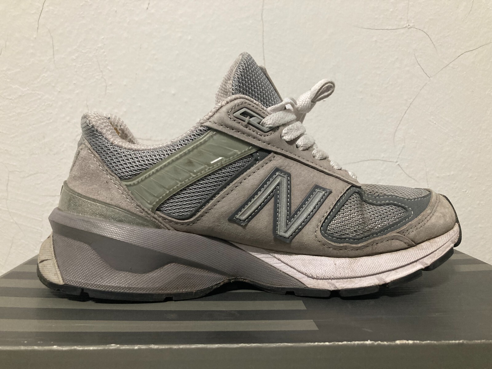 new balance w990gl5 D size 6 made in USA running shoe gray