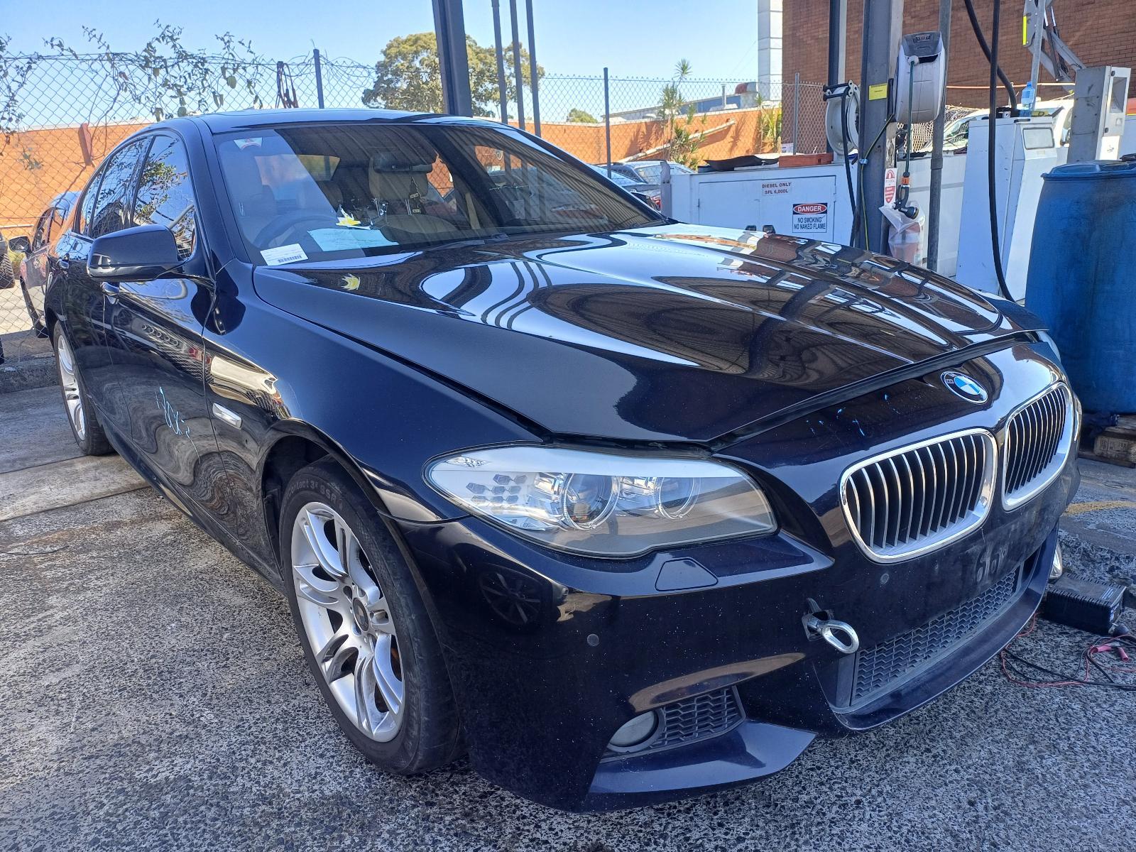 BMW 5 SERIES F10/F11 05/2010-01/2017 LEFT GUARD BLACK - thumbnail 3