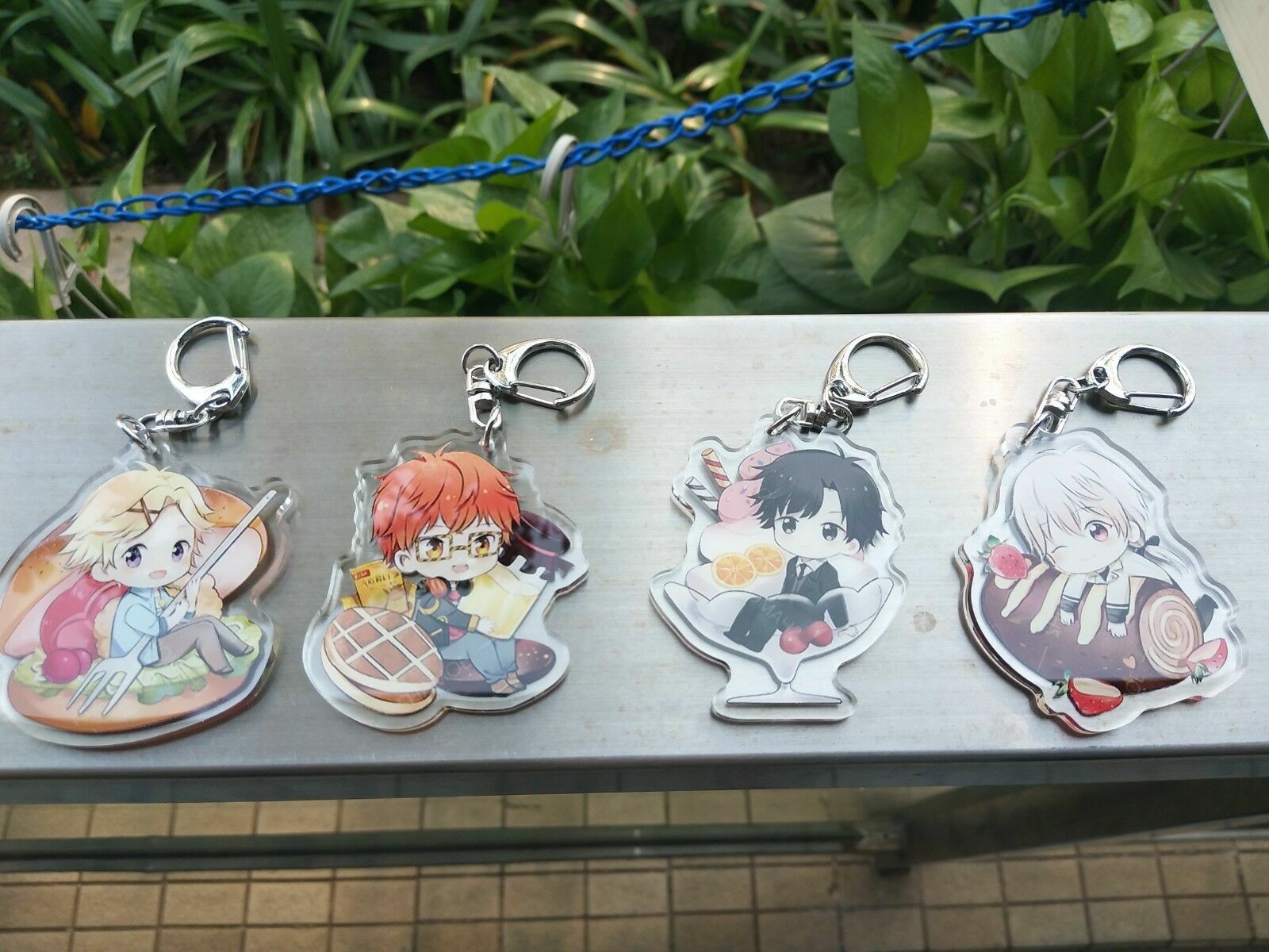 WEi ジュンソ キーホルダー Red Velvet's JOY Shares Her Heartfelt Love in Debut Mini Album